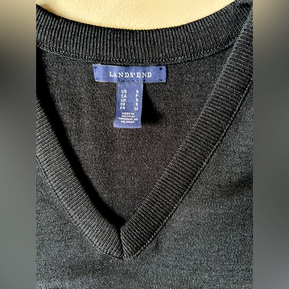 Lands End black v neck sleeveless sweater vest - Picture 3 of 8